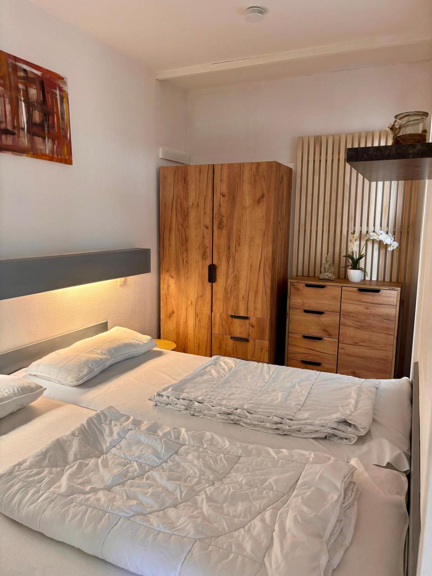 Schoene Ferienwohnung Mit Schwimmbad, Sauna Und Balkon ブラウンラーゲ エクステリア 写真